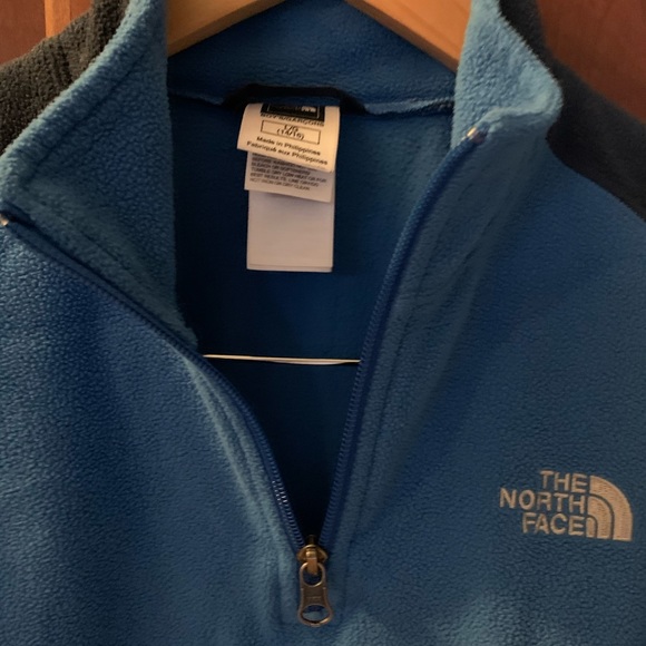 North Face 1/4 Zip Fleece - Picture 6 of 8